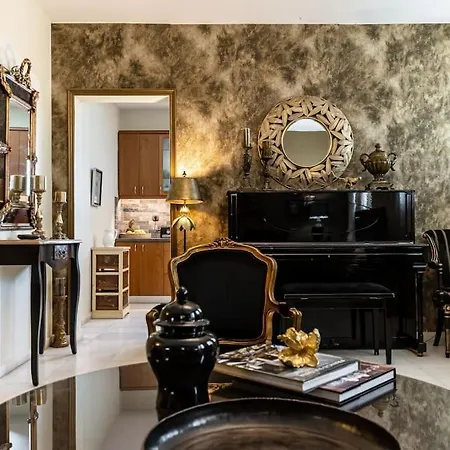 Mythodea Luxury