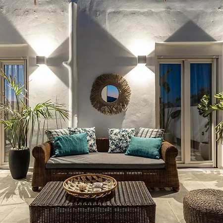 Mythodea Luxury ι Sunset Horizon & Jacuzzi Апартаменты Naxos City