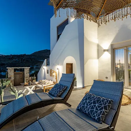 Mythodea Luxury ι Sunset Horizon & Jacuzzi Апартаменты Naxos City