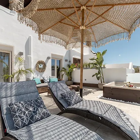 Mythodea Luxury ι Sunset Horizon & Jacuzzi Апартаменты