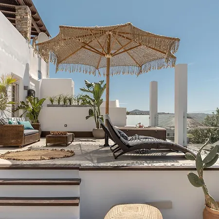 Mythodea Luxury ι Sunset Horizon & Jacuzzi *
