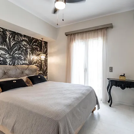 Mythodea Luxury ι Sunset Horizon & Jacuzzi Апартаменты Naxos City
